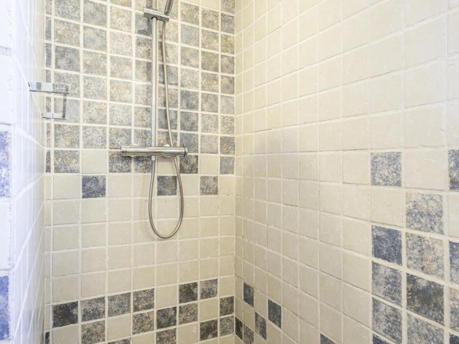 Casa Familiar Con Piscina Villa Llica d'Amunt Ngoại thất bức ảnh