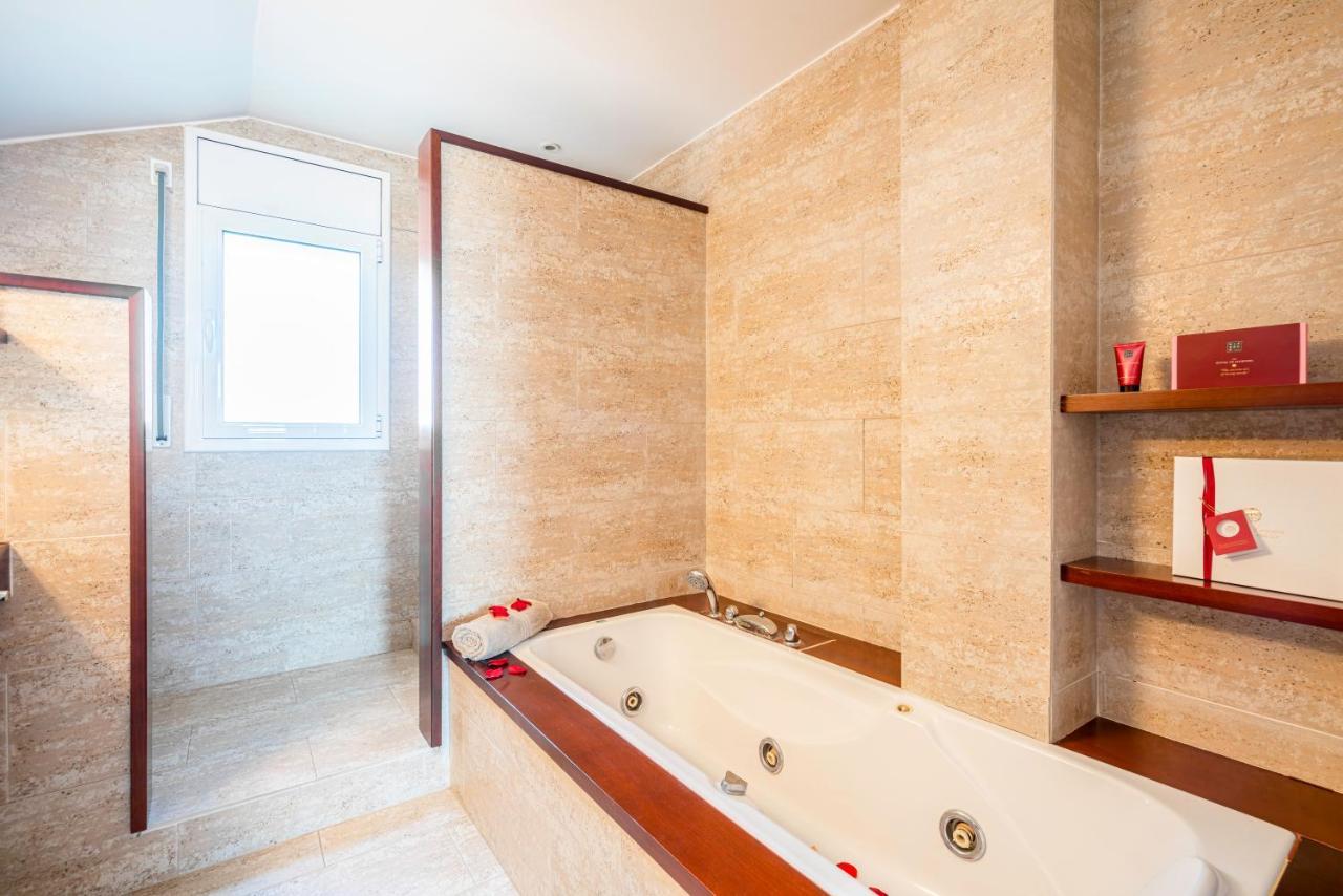 Casa Familiar Con Piscina Villa Llica d'Amunt Ngoại thất bức ảnh